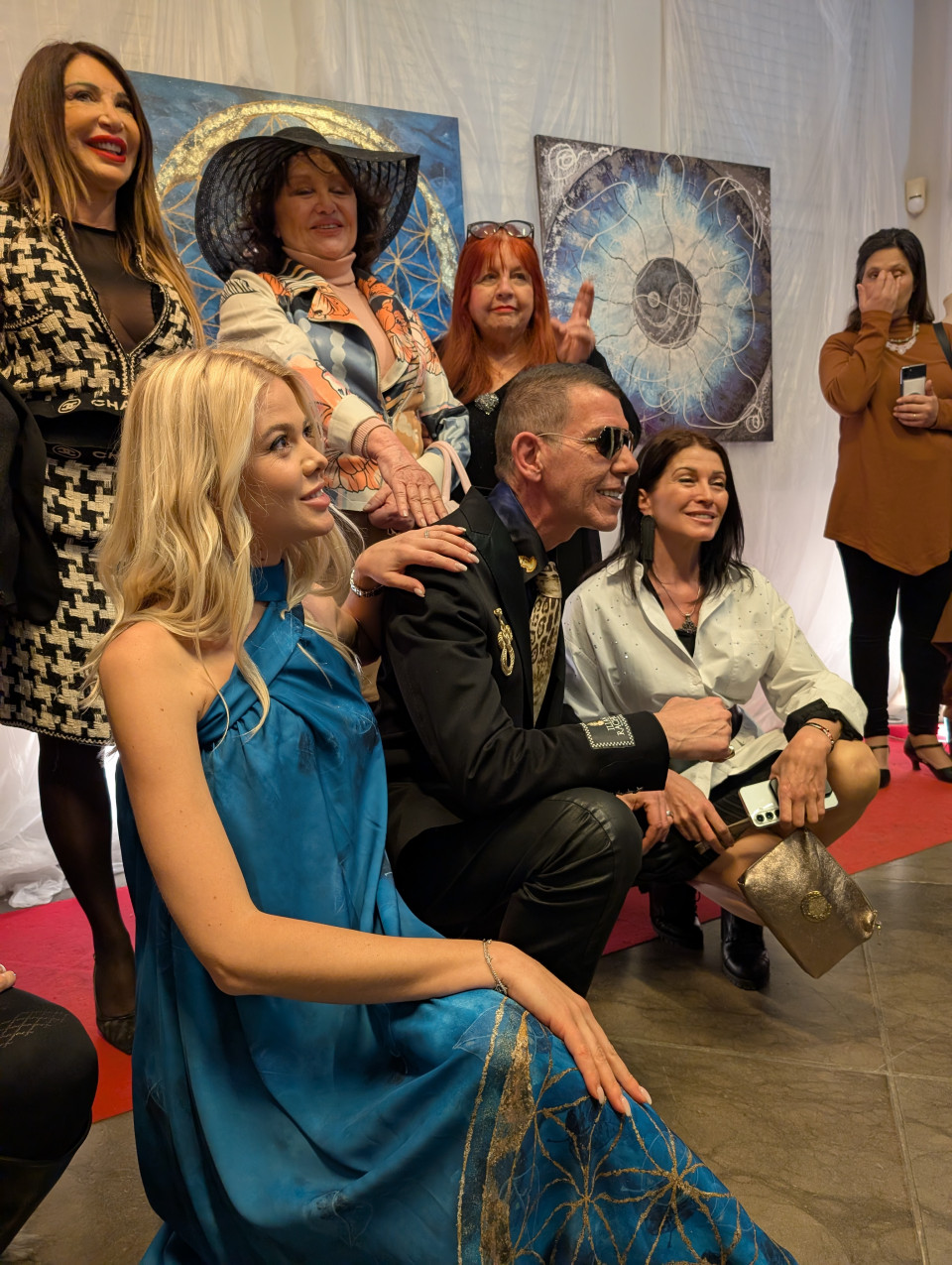 VESTIRE L’ARTE – MODA E CREATIVITÀ<br /><br />Un evento che celebra l’incontro tra pittura e fashion design.<br /><br />Le opere dell’artista Tsvetelina Rusalieva diventano ispirazione per la collezione della stilista Hristiana Dimitrova: colori, segni ed emozioni si trasformano in abiti unici, dove il corpo diventa spazio espressivo.