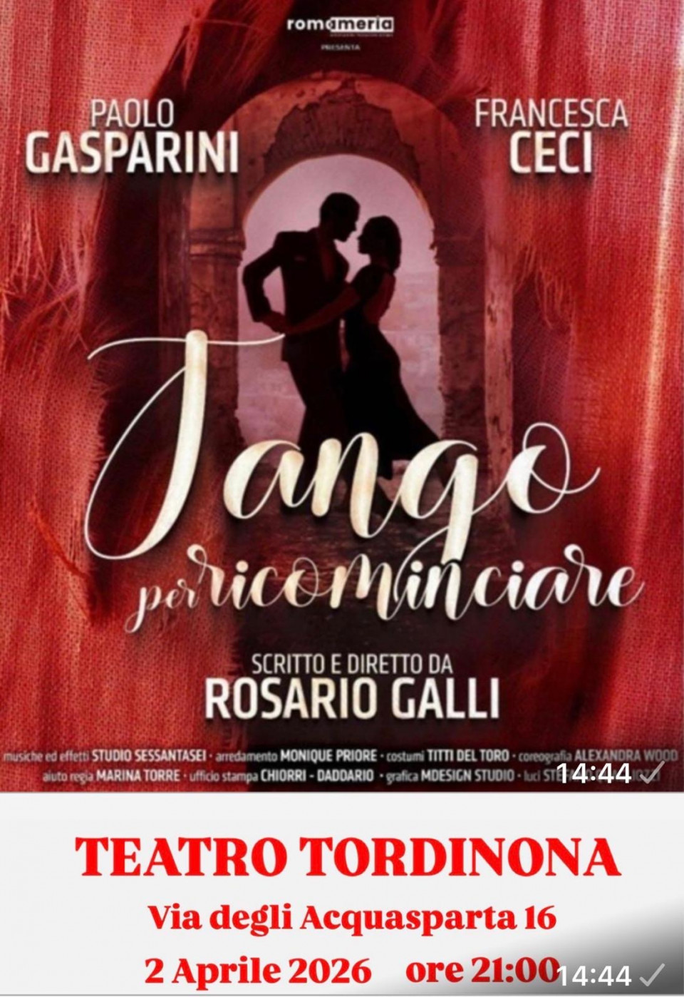 Tango per ricominciare<br /><br />scritto e diretto da Rosario Galli<br /><br />con Paolo Gasparini e Francesca Ceci<br /><br />Un’insegnante di lingue ed un elettricista, amante del tango, decidono di iscriversi ad un seminario teatrale organizzato da un “guru italo-argentino”, tale Julius, che non si vede mai di persona ma comunica con i due attraverso i rispettivi cellulari.<br />	La donna e l’uomo si trovano così in un Teatro dove devono trascorrere un giorno e una notte, dormendo sul palcoscenico, per cercare di liberarsi dalle ansie e i problemi che li opprimono, attraverso una serie di scene, dialoghi, situazioni, che Julius comanda loro di rappresentare, inviando degli SMS.<br />	La novità crea momenti di esilarante comicità, ma anche di riflessione sulle rispettive vite; l’uomo e la donna raggiungono momenti di grande allegria, giocano a fare teatro, improvvisano delle scene d’amore in cui litigano, si stuzzicano, si odiano, fanno pace.<br />	A poco a poco tra i due, nonostante le profonde differenze culturali, si stabilisce un legame di complicità e di solidarietà.<br /><br />aiuto regia Marina Torre				    arredamento Monique Priore <br />costumi  Titti Del Toro		<br /> coreografia Alexandra Wood         <br />effetti sonori  Studio Sessantasei